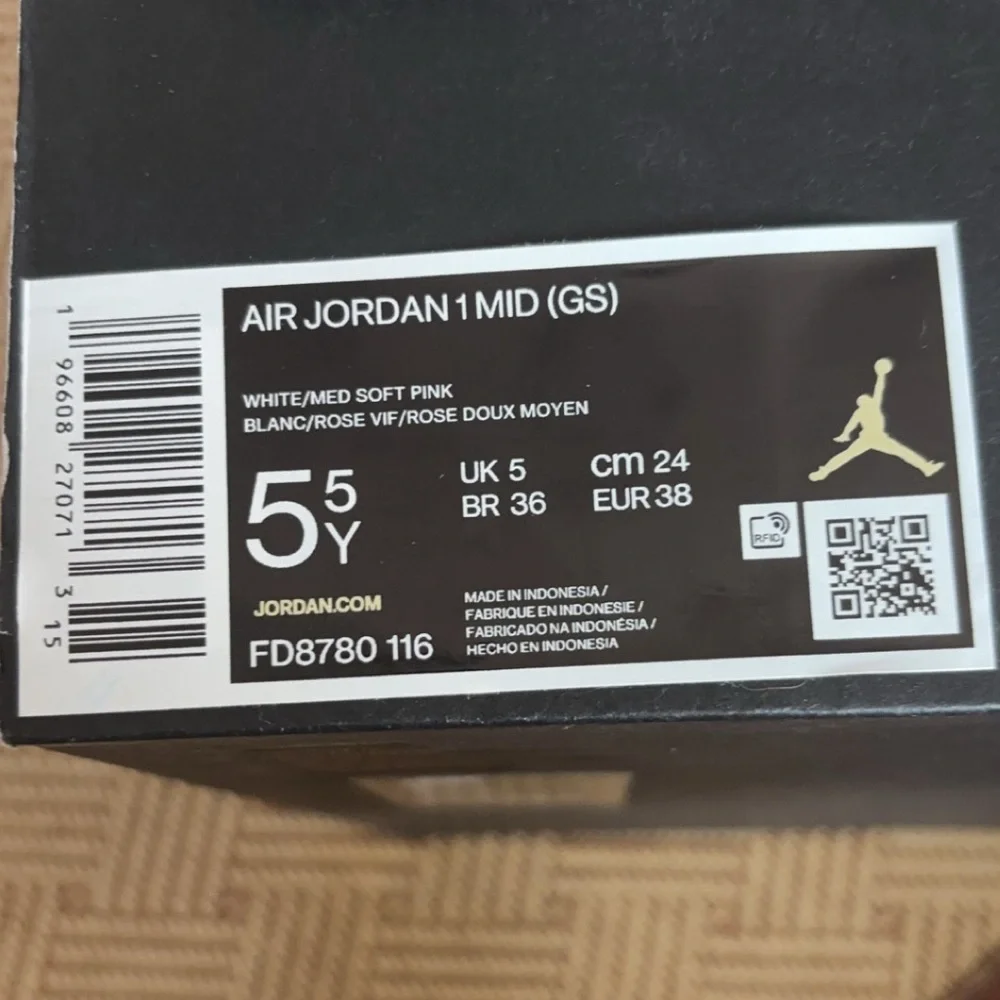 Nike Air Jordan White and Pink - Picture 8 of 9